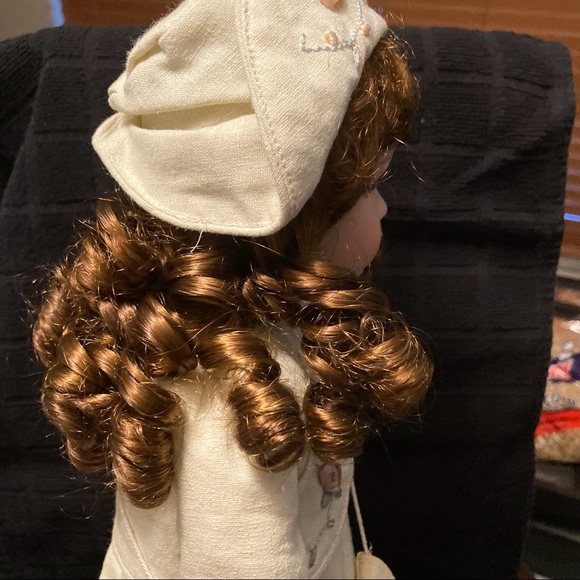 Vintage Brass Key Collectible Porcelain Doll (Reg.No PA2346) with Stand - Picture 8 of 16